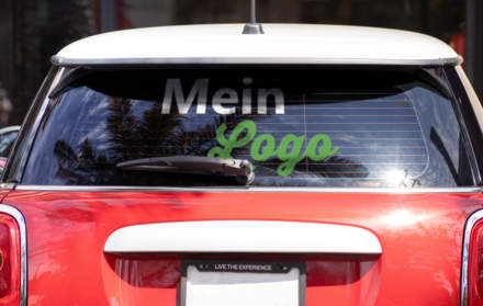 Heckscheibenaufkleber mit Schriftzug