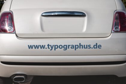 Folienbeschriftung am Fahrzeug